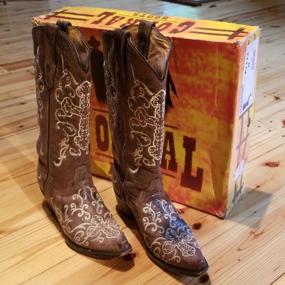Corral Shoes - Corral Distressed Cross Embroidered Boots  Size 8